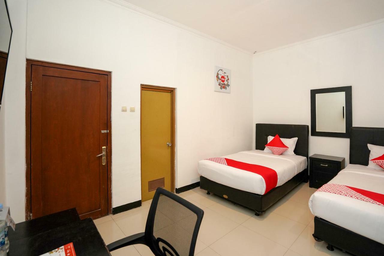 Oyo 969 Penginapan Darma I Surabaya Exterior foto